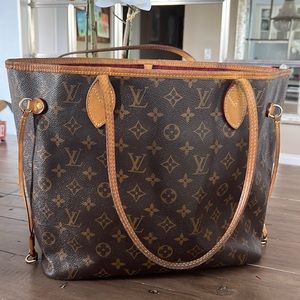 Louis Vuitton MM Neverfull.